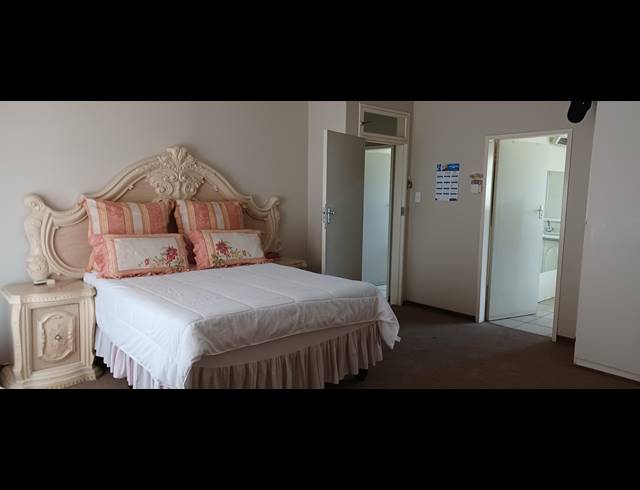 5 BEDROOM FREEHOLD FOR SALE IN DAL FOUCHE